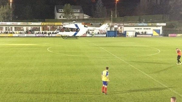 Maç sırasında inanılmaz sahne! Helikopter sahaya indi