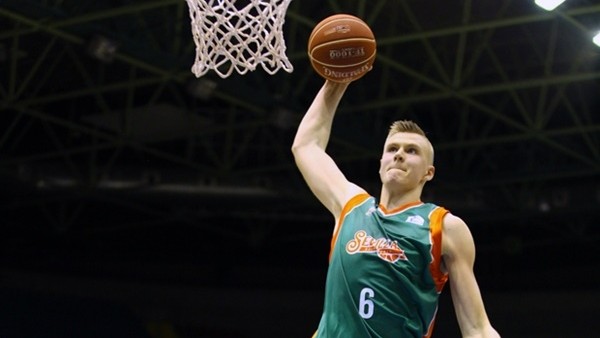Kristaps Porzingis'den enfes smaç!