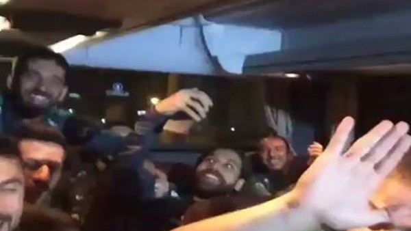 Milli takım  otobüsünde büyük sevinç