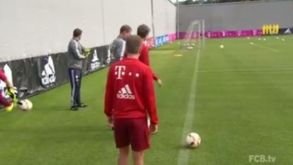 Bayern'in yıldızları kornerden gol atma yarışına girdi