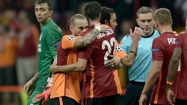 Galatasaray-Benfica maçından objektiflere yansıyanlar