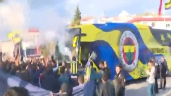Fenerbahçe takım otobüsü yola çıktı