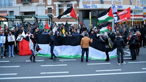 İsrail'e kırmızı kart protestosu