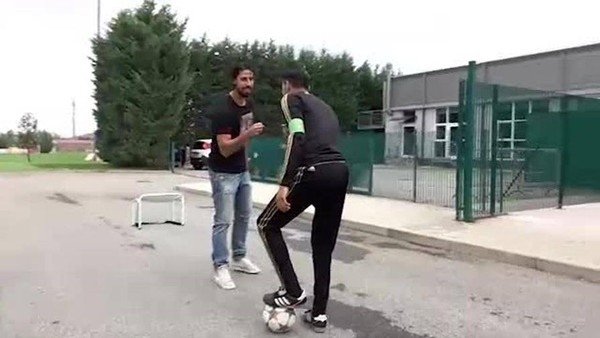 Sami Khedira tekniğe karşı