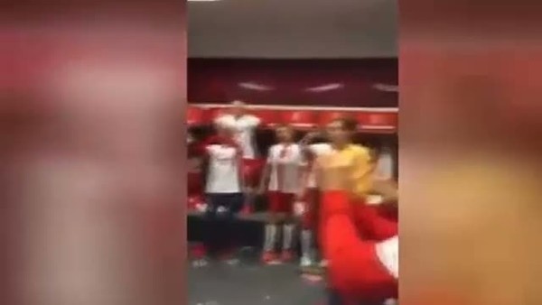 Polonyalılar soyunma odasında çıldırdı