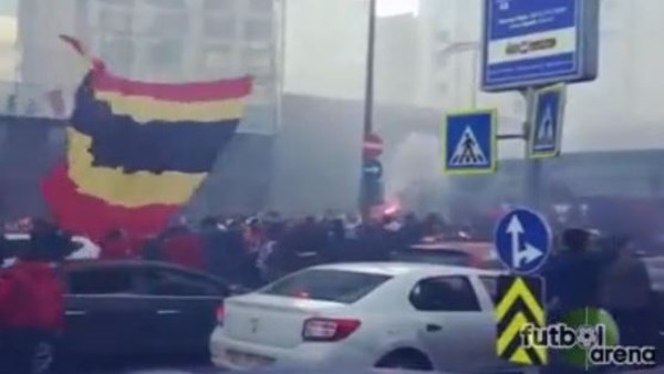 Galatasaraylı taraftarlar takımlarını böyle uğurladı