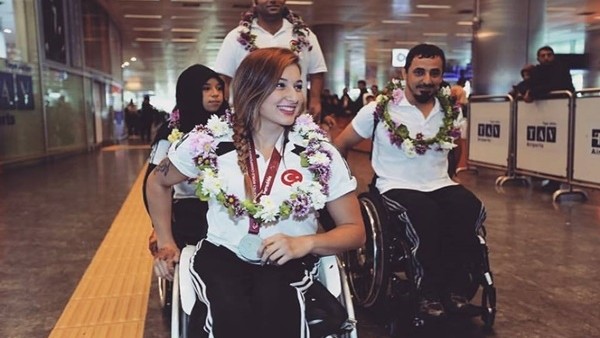 Madalyalı Engelli Milli Takım oyuncuları İstanbul'a döndü