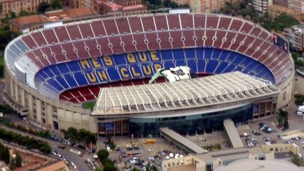  Camp Nou bu hale geldi!