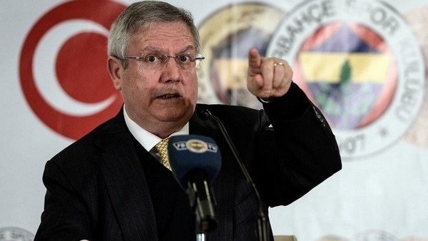 Aziz Yıldırım gözyaşlarını tutamadı