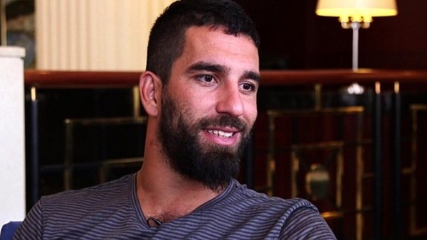 Arda Turan'dan Van Persie ve Sneijder'e yanıt