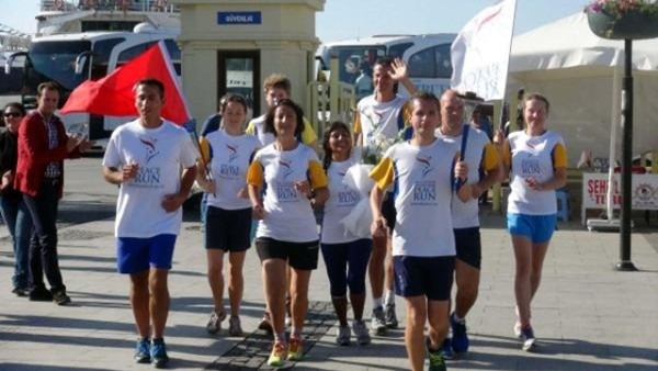 Dünya barışı için koştular