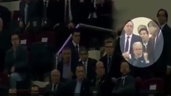 Messi, Suarez'in golünde öpüşüyordu