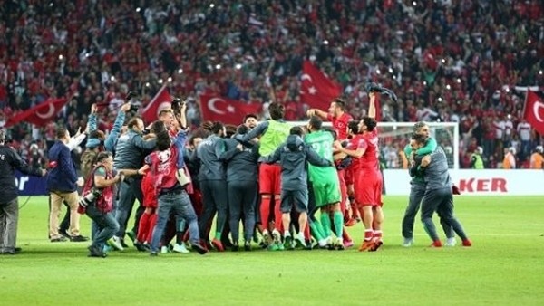 Müthiş zaferin gazete manşetleri