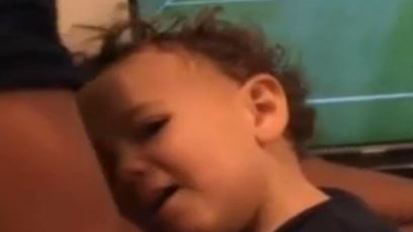 Souza'nın Oğlu Konuşmayı Öğreniyor