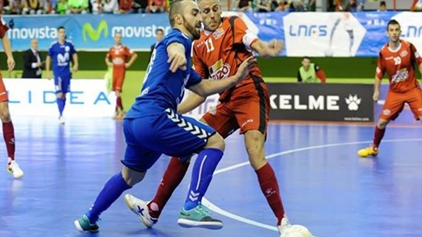 Rakibini hayattan soğuttu! Yok böyle çalım...