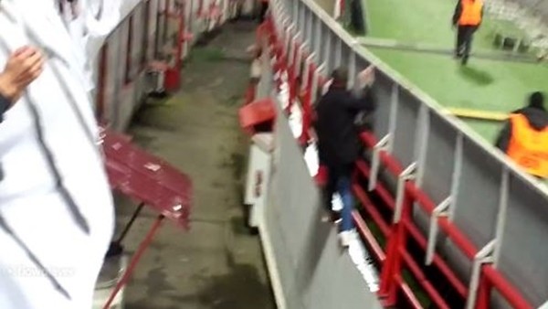 Spideman'e özenen Moskovalı taraftar