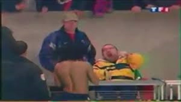 Böyle centilmenlik yok! Gözleriniz dolacak