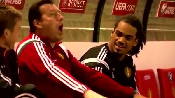 Denayer'i güldüren zombi taklidi