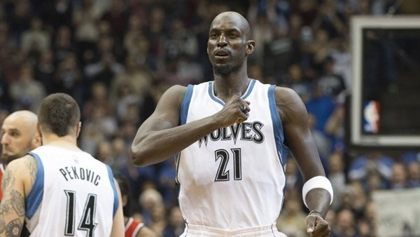 Kevin Garnett'ın yere düşmesi bile farklı
