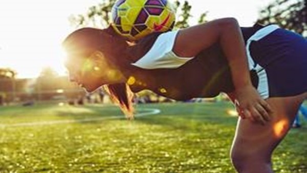 Kadın freestyle ustasından inanılmaz hareketler