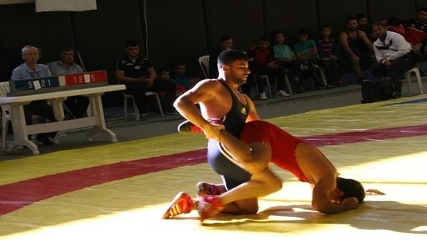 Serbest Güreş 1. Ligi son hafta müsabakaları yapıldı