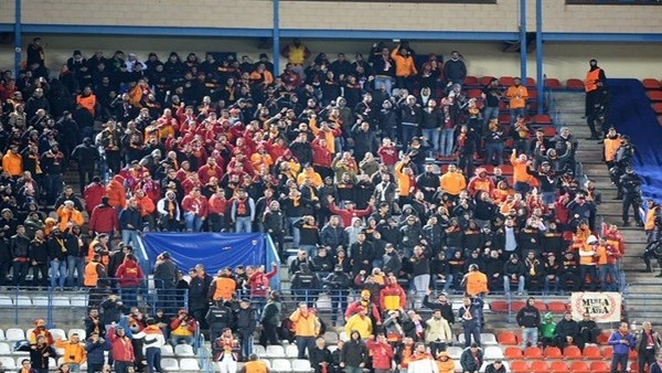 Galatasaray taraftarı Calderon'u salladı