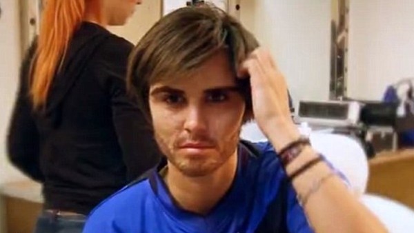 Erkek kılığına girdi hayran bırkatı