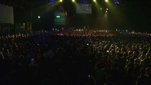 Konsere çıkar gibi çıktı