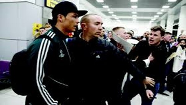 Ronaldo hayranını ağlattı