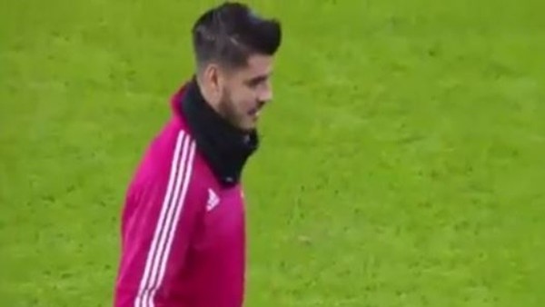 Morata sakız şovu abarttı