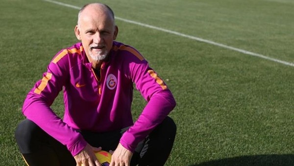 Taffarel öğrencilerine taş çıkardı