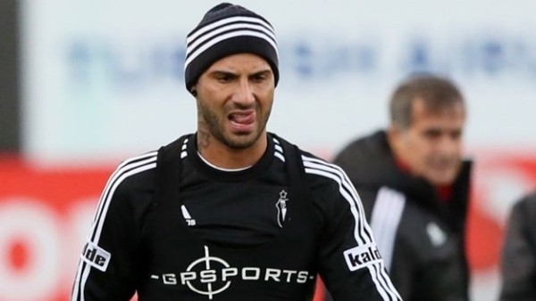 Ricardo Quaresma antremanda sakatlandı