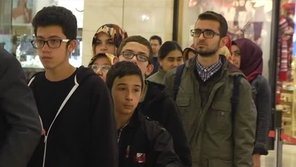 Torku Konyasporlu basketbolcular imza dağıttı