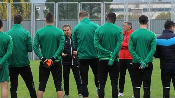 Bursaspor, Ersel Uzgur yönetimindeki ilk antrenmanını yaptı