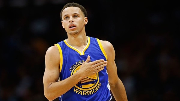 Stephen Curry'nin Jordan Clarkson'u pazara göndermesi