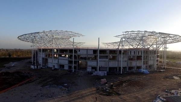 Sakaryaspor'un yeni stadının yüzde 60'ı bitti