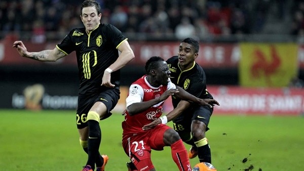 Tutmayın küçük enişteyi