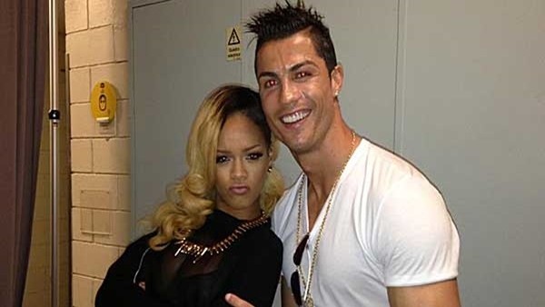 Ronaldo Rihanna'nın şarkısı söyledi