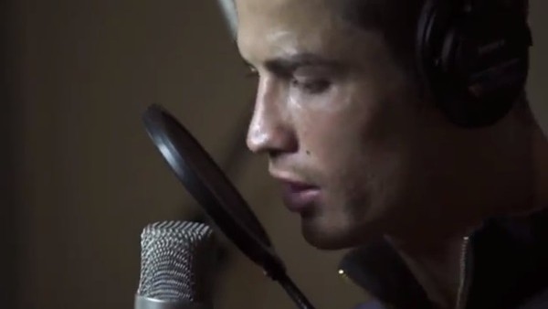 Ronaldo, Rihanna'nın şarkısını söyledi