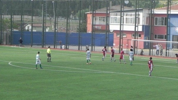 Şiddetli lodos futbolu vurdu!