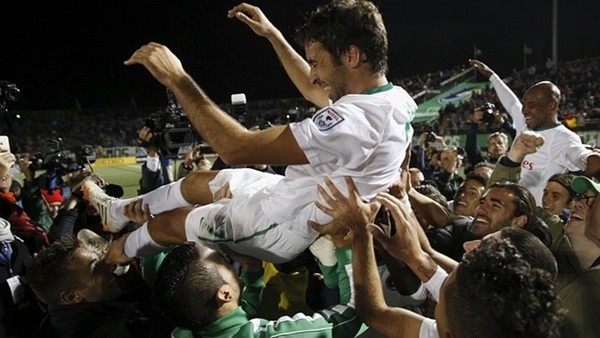 Raul Gonzalez futbola şampiyonlukla veda etti