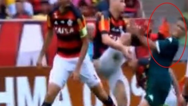 Yüzüne kramponu yedi