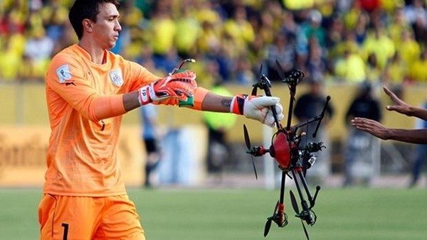 Muslera bunu da tuttu!