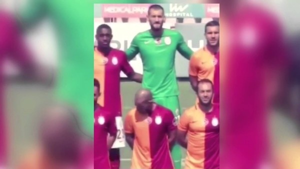 Emre Çolak'ın şakası Sneijder'ı kızdırdı!