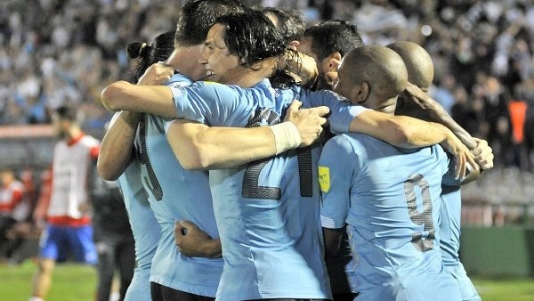 Uruguay 3-0 Şili - Maç Özeti (18.11.2015)