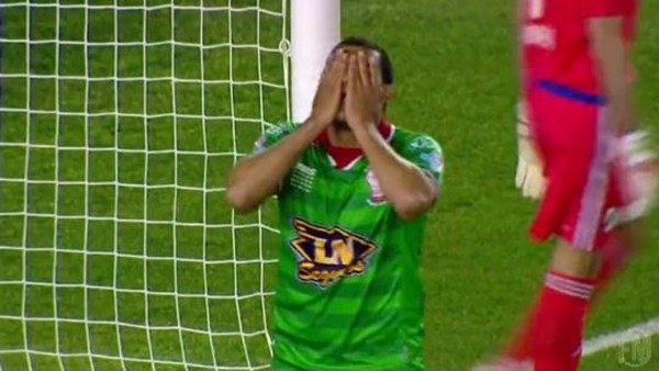 Öyle bir gol kaçırdı ki...