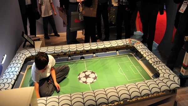 Stadyum şeklinde yatak tasarlandı