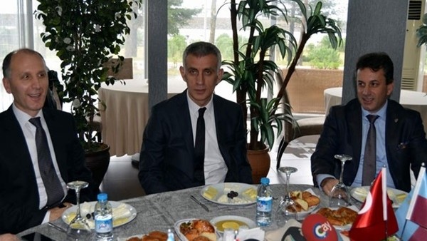 İbrahim Hacıosmanoğlu çekilecek mi?