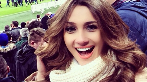 Güzel sunucudan ilginç deney