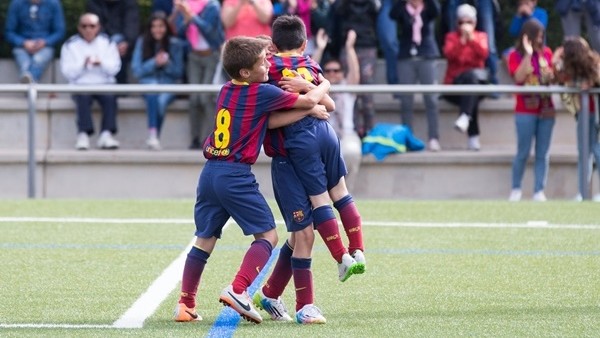 Barça'lı gençten akıllara zarar gol